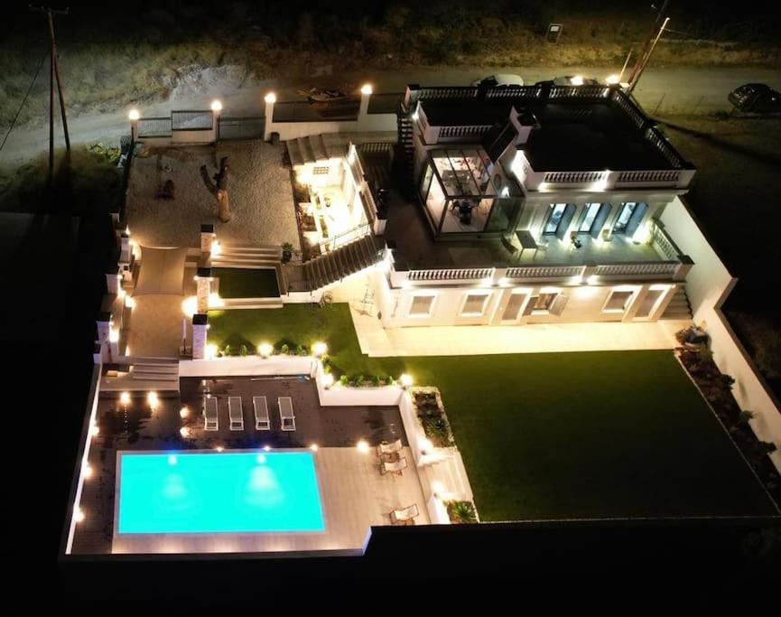 The White House Beach Villa Rafína المظهر الخارجي الصورة