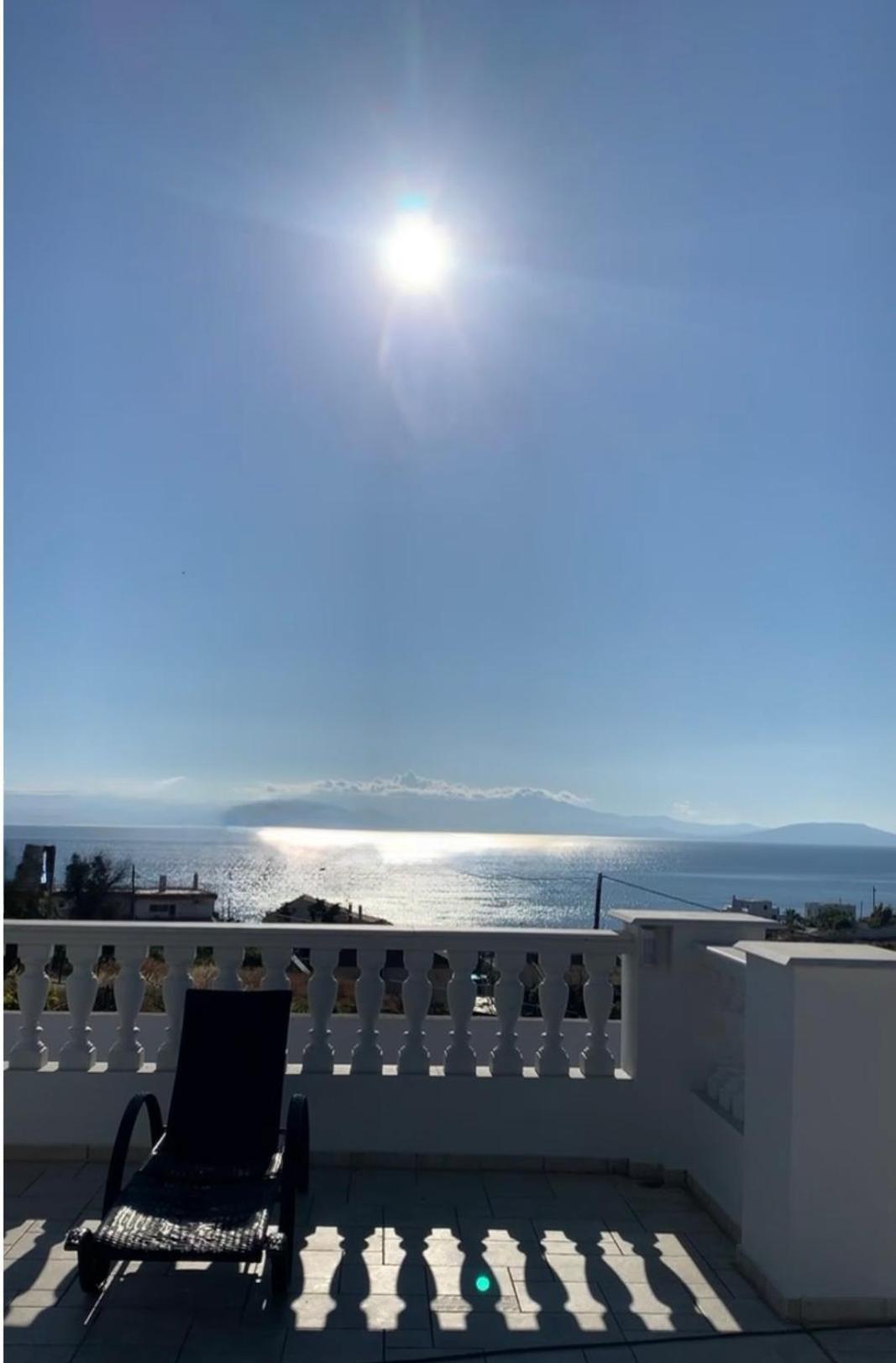 The White House Beach Villa Rafína المظهر الخارجي الصورة
