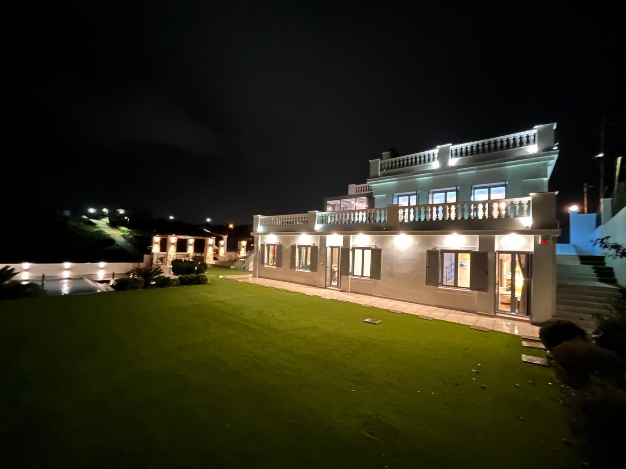 The White House Beach Villa Rafína المظهر الخارجي الصورة